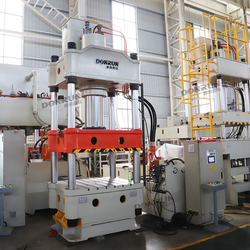 315吨四柱液压机