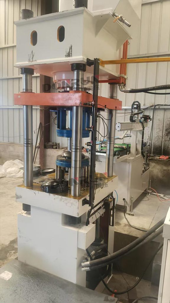 200吨四柱液压机（液压垫）