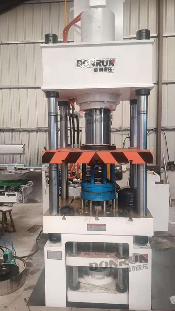 200吨空灵鼓拉伸液压机